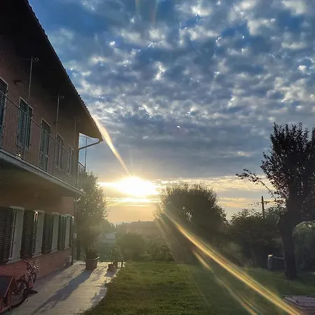 Le Aromatiche, In Cascina Con Giardino *