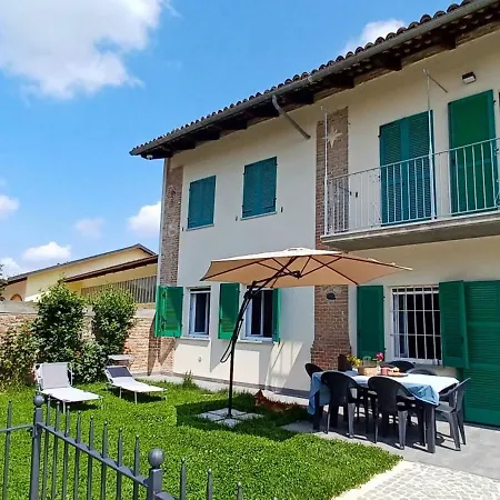 Le Aromatiche, In Cascina Con Giardino