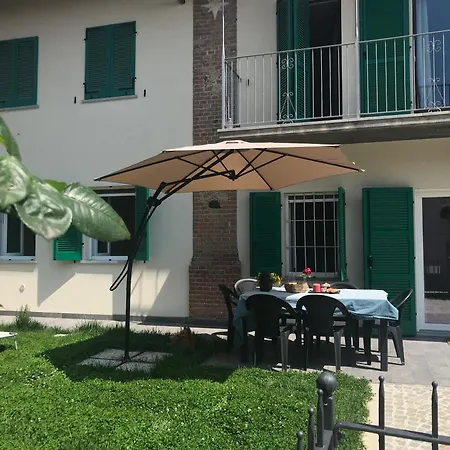 Holiday home Le Aromatiche, In Cascina Con Giardino