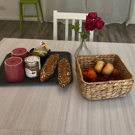 Le Aromatiche, In Cascina Con Giardino Casa de Férias Castagnito