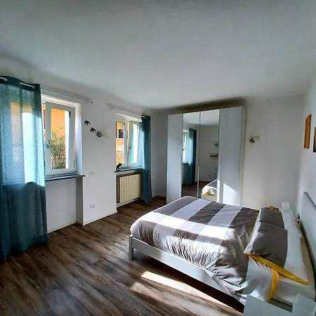 Le Aromatiche, In Cascina Con Giardino Casa de Férias Castagnito