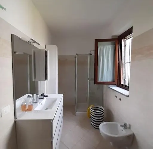 Feriehus Le Aromatiche, In Cascina Con Giardino