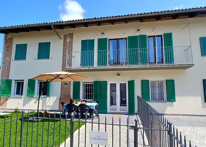 Feriehus Le Aromatiche, In Cascina Con Giardino Castagnito