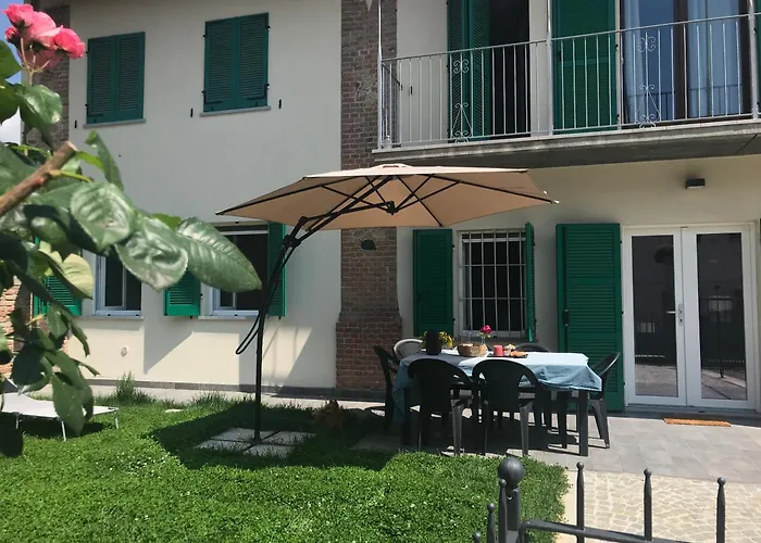 Feriehus Le Aromatiche, In Cascina Con Giardino