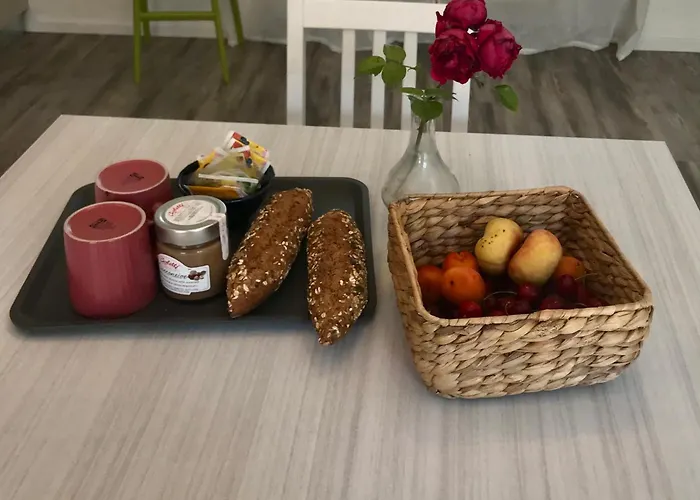 Le Aromatiche, In Cascina Con Giardino Feriehus Castagnito